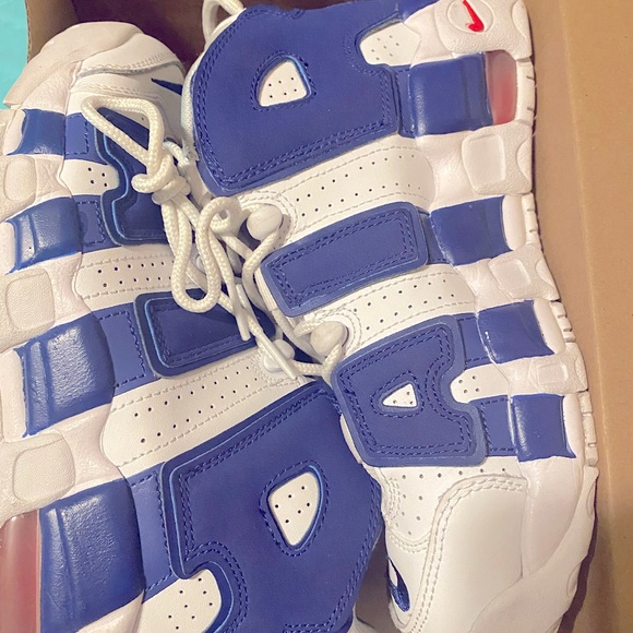 Nike - Picture 2 of 3